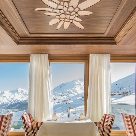 Edelweiss Hochsoelden Superior ホテル